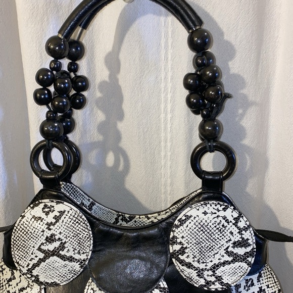 VTG Bueno Faux Snakeskin Black & White Shoulder Bag Layered Disc Bead Purse Glam - Picture 4 of 9